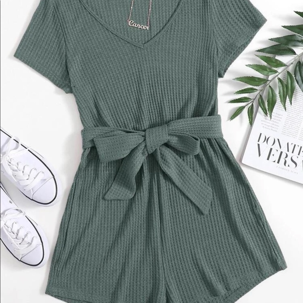 romper. - Picture 2 of 2